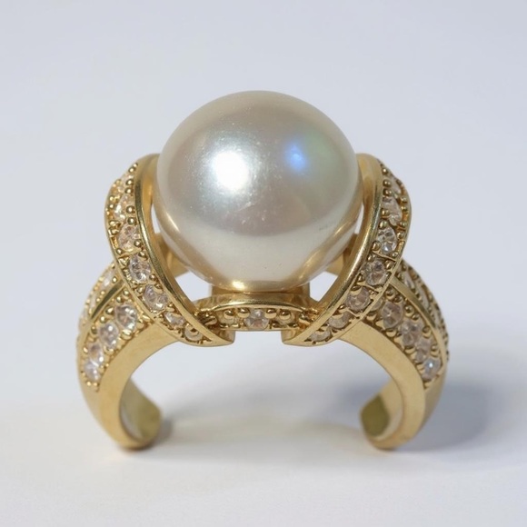 Jewelry - Sterling Silver Pearl & Crystal Statement Cocktail Ring 💍✨